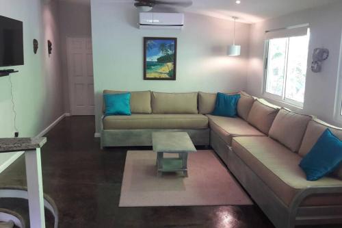 Playa Hermosa Apartment | #17A Hermosa Beach Bungalow 1st floor 1 bedroom Apt