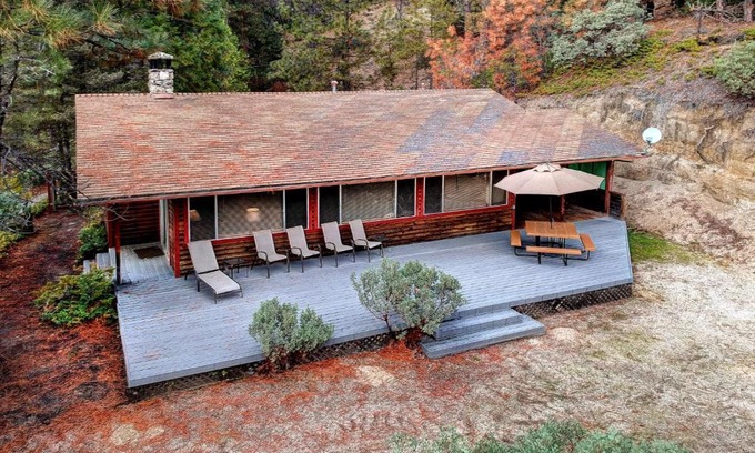 North Wawona House | 17A Longview