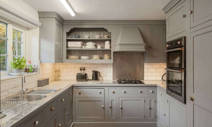 Littleham House | 17th Century Cottage in Bideford, Private Parking