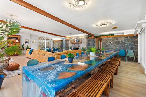 East Stroudsburg House | 18 bd w Indoor Pool Hottub & Sauna - Mystery Room
