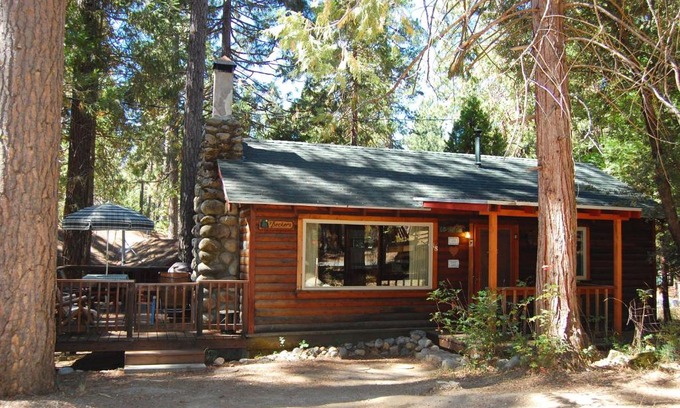 North Wawona Ski Chalet | 18 Le Fawn