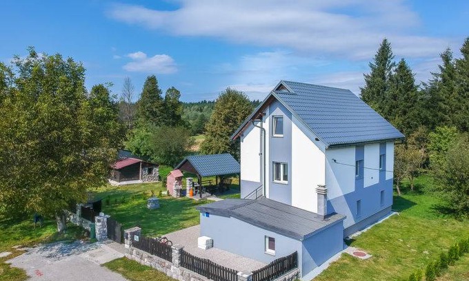 Fuzine House | 180 m² House ∙ 4 bedrooms ∙ 8 guests
