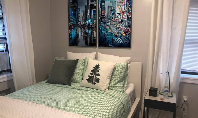 Industry Apartment | 1807 2H · Comfortable 2bed Apt only 20min to NYC/Park Avail