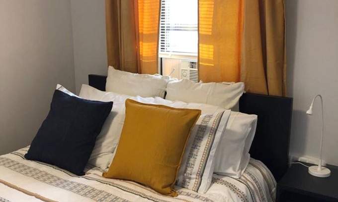 Industry Apartment | 1807 5G · Enchanting 2bed Apt/20 min to NYC -Park Avail