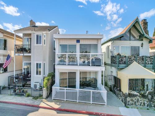 Balboa Peninsula House | 1807 W Bay Unit B