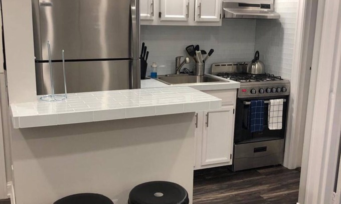 Industry Apartment | 1817 4D · Fancy 1bed Apt/20 Min to NYC-Parking Avail.