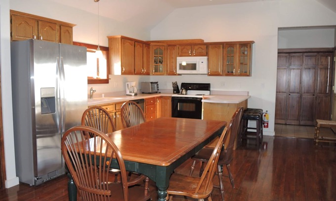 Fly Creek House | 1825 Barn - 1 of 3 Rentals in Fly Creek, 5 minutes to Cooperstown