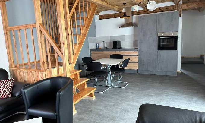 Hildesheim District Apartment | 1852 Landgasthof- Ferienwohnung