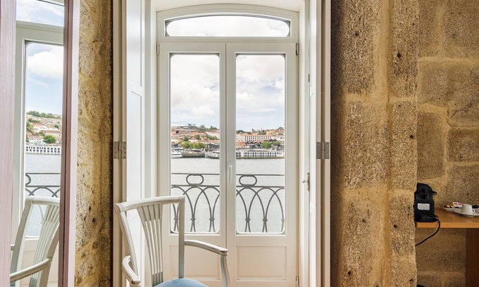 Sao Nicolau Bed & Breakfast | 1872 River House by Olivia