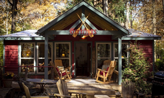 Mentone Cabin | 1880's Log Cabin Luxe + 21st c. Comfort = Mentone's Coolest Cabin