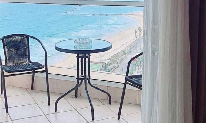 Bat Yam Apartment | 18Go to Leonardo apartments