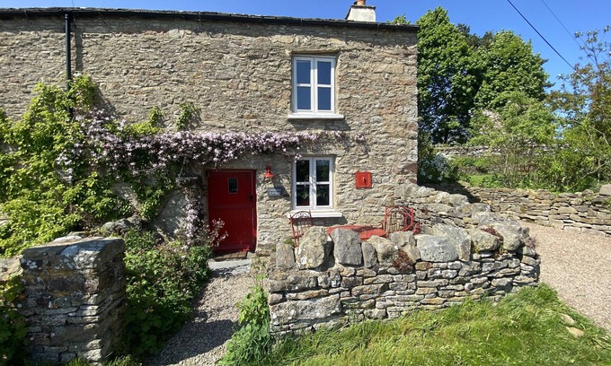 Marrick Cottage | 18th Century Dales Cottage w/Views & Garden