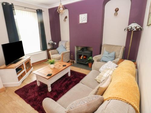 Milford Haven House | 19 Great North Road