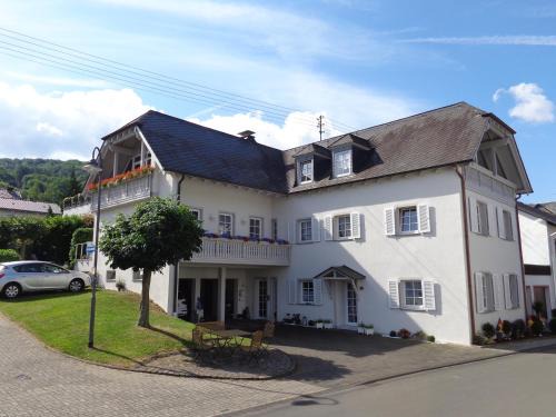Burgen Apartment | 19 Im Herrenfeld