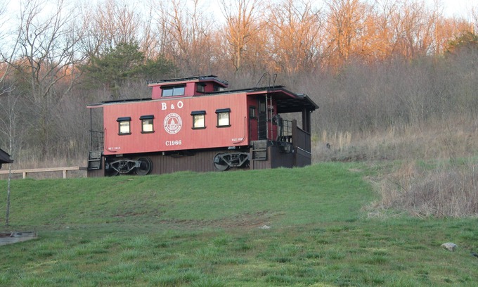 New Plymouth Cottage | 1926 B&o Caboose Centrally Located Within The Hocking Hills