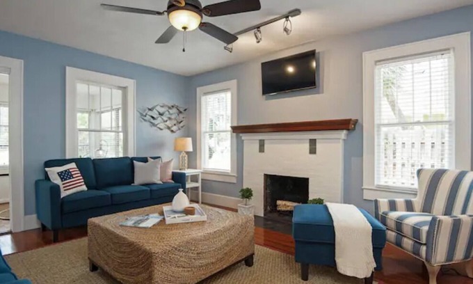 Downtown Dunedin Cottage | 1926 Updated Cottage 5 min walk to downtown