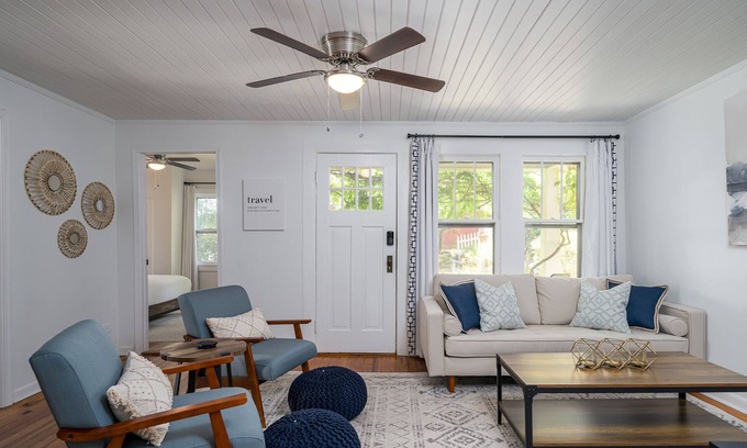 Copperhill Cottage | ★1930s Cottage w/Patio/by River/Shops/Activities★