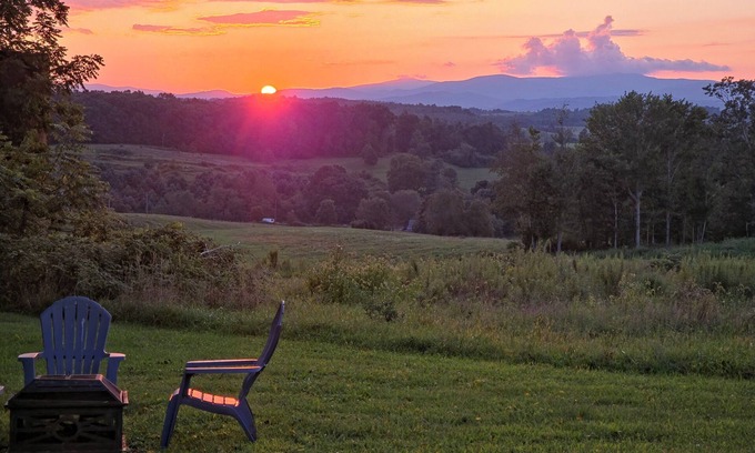 Alleghany County House | 1945 Farmhouse Charmer This is What You Come to the Country for! 12 mins Sparta