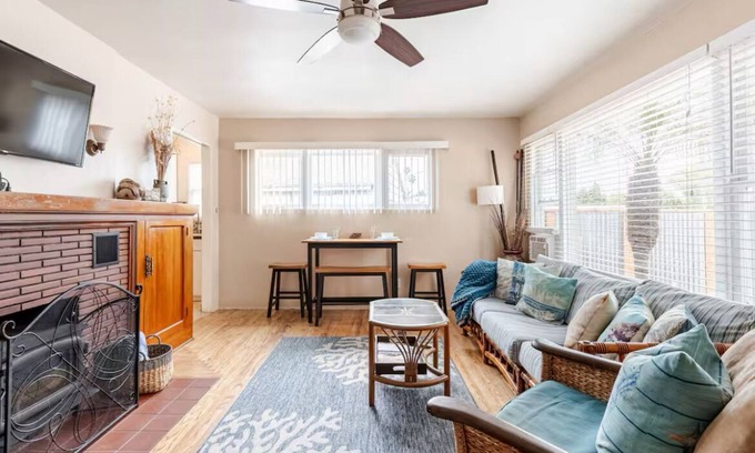 Point Loma Heights House | 1960 Ocean Beach Bungalow w Parking-sleeps 4