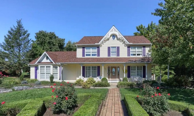 Fertility House | 1969 Millport rd Lancaster 17602. 1 Acre Estate. 4 King, Bunk, Day beds for 10