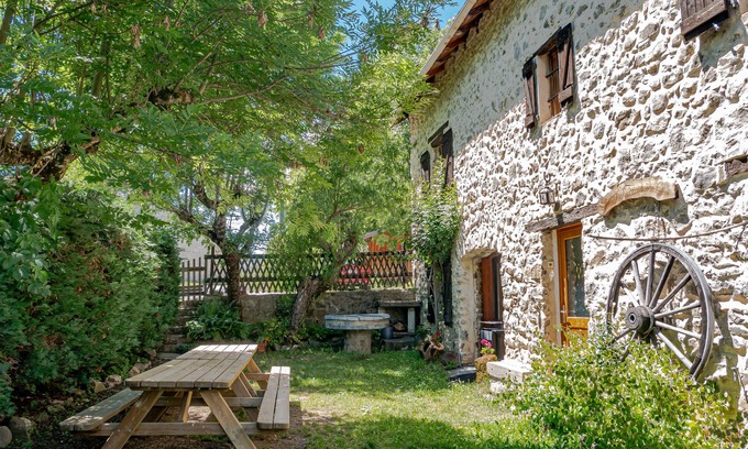 Chabottes House | 19th century house with year-round heated indoor pool.