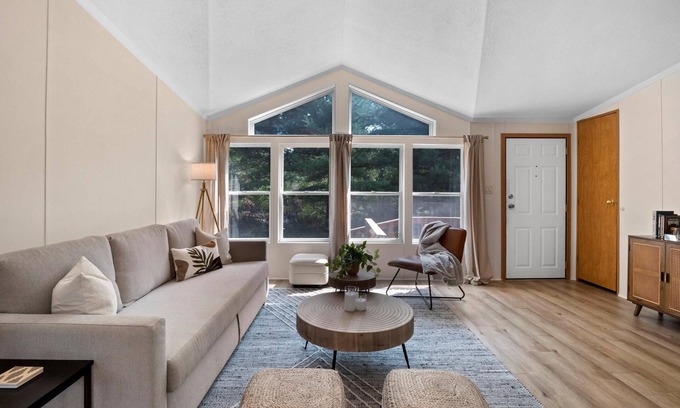 Arkdale House | 19th Hole Golf Retreat!10 minutes to Sand Valley & Lake Arrowhead
