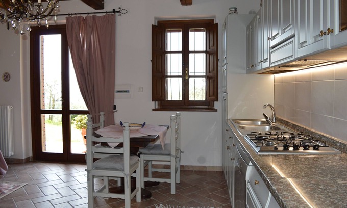 Lisciano Niccone House | 1Bdr flat in villa with fantastic view Trasimeno lake and pool