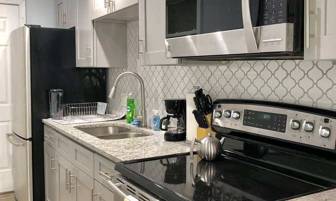 Peoplestown Apartment | 1BR/1B, Newly Renovated & Sleeps 4