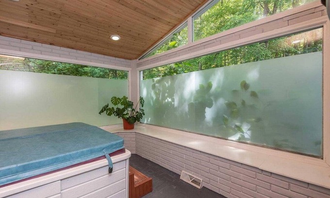 Nashville Hotel | 1BR, 1BA Luxury Hot tub Suite