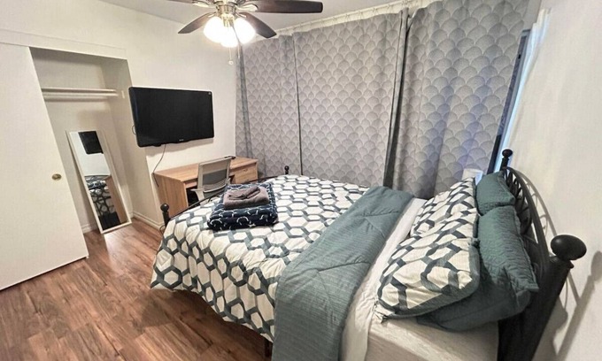 Ontario House | 1BR/1BA Private Queen | Pet Friendly | Ontario