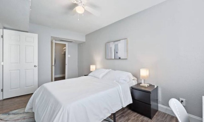 Vickery Meadow Apartment | 1BR APT Minutes from Topgolf