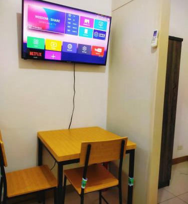 Las Pinas Hotel | 1br condo 25mins to NAIA SMDC South