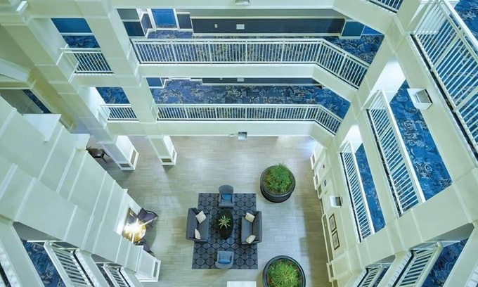 Old Town West Condo | 1br Condo Close to U.S. Capitol
