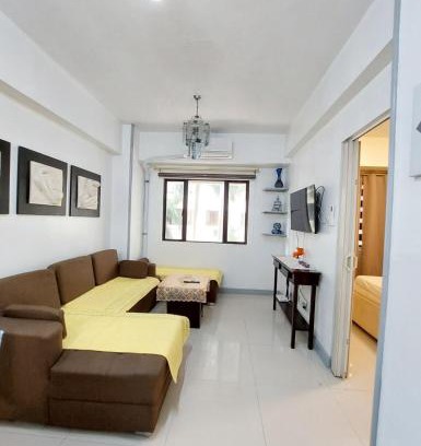 Bonifacio Global City Apartment | 1BR Condotel - Forbes Town Road near St Lukes BGC Taguig