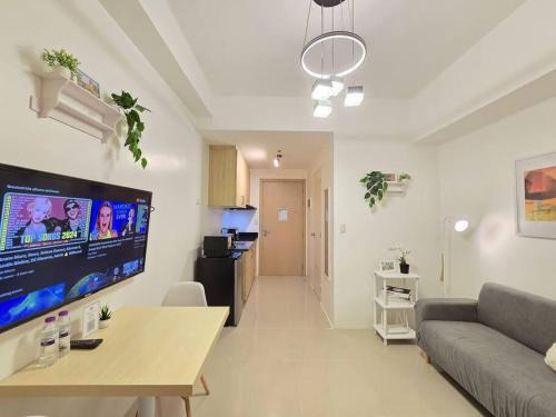 Barangka Ilaya Apartment | 1BR Condotel with Balcony at SM Light Residences #LT08