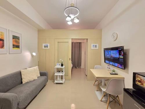Barangka Ilaya Apartment | 1BR Condotel with Balcony at SM Light Residences #LT09