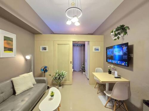 Barangka Ilaya Apartment | 1BR Condotel with Balcony at SM Light Residences #LT10