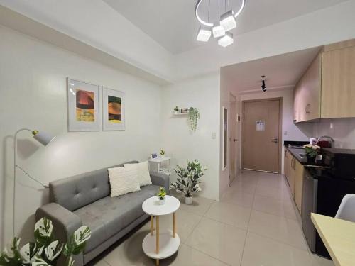 Barangka Ilaya Apartment | 1BR Condotel with Balcony at SM Light Residences #LT11