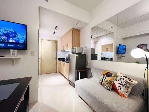 Barangka Ilaya Apartment | 1BR Condotel with Balcony at SM Light Residences #LT01-1