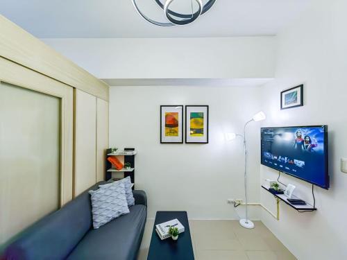 Barangka Ilaya Apartment | 1BR Condotel with Balcony at SM Light Residences #LT06-1