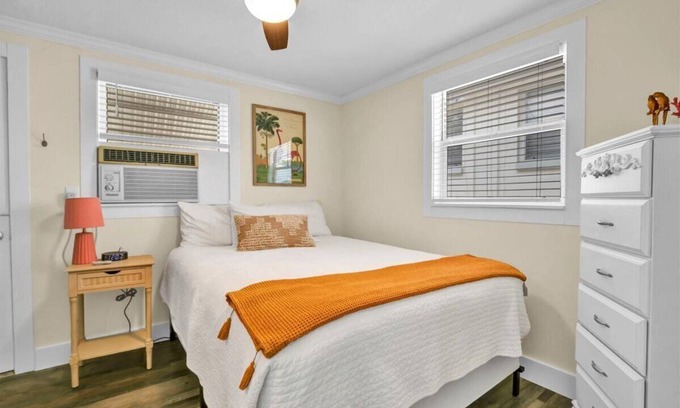 Safety Harbor Hotel | 1BR Haven | Downtown Comfort + Queen Bed Harbor