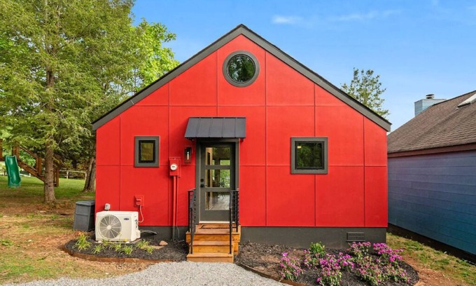 Hiawassee Cabin | 1BR + Loft Lake Chatuge Cabin w/Mountain Views