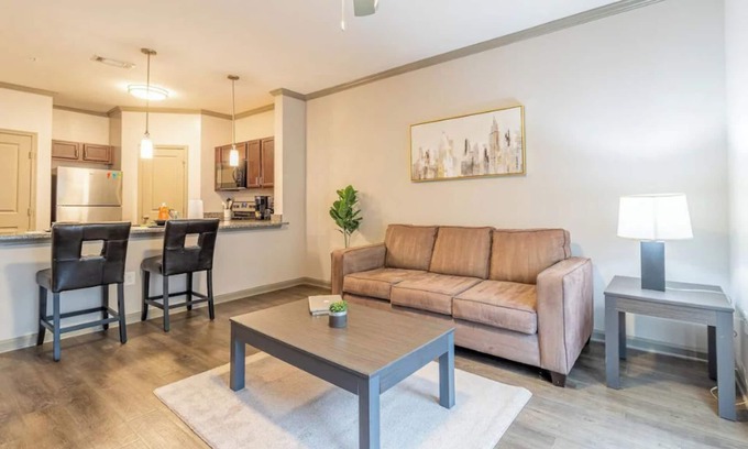 South Nashville Apartment | 1BR Near Downtown+Parking+Pool+Corporate+Business+Nomad+NICE+Quietn