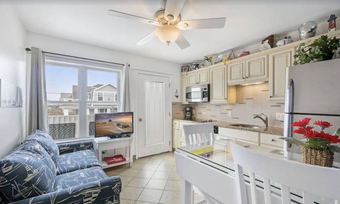 Beach Haven Condo | 1BR Ocean Block Condo – 140’ from the Beach