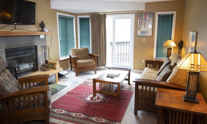 Ludlow Condo | 1br Ski-in, Ski-out With King Bed- Okemo Mtn Lodge 1 Bedroom Condo by RedAwning