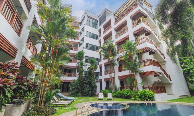 Si Sunthon Apartment | 1BR with Pool &Gym Prime Location C233