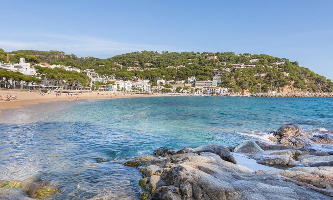 Llafranc Apartment | 1CYP01 - Duplex for 7 people n the seafront of Llafranc beach