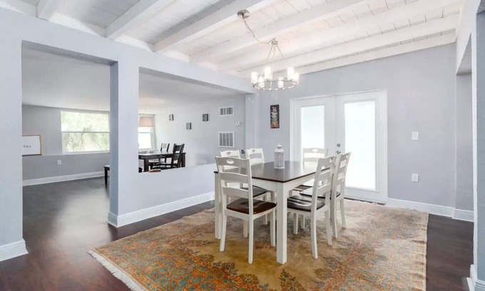 Tarpon Springs House | 1Mariner's Beach Manor - Fully Sanitized & Secure