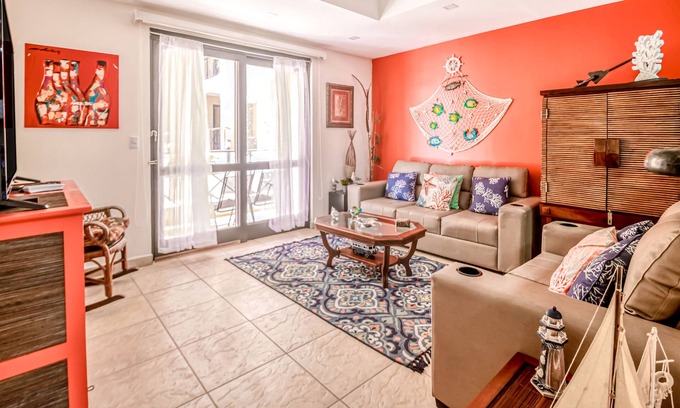 Barrio Los Villalobos Apartment | 1st-floor apt with fast WiFi, patio, grill, outdoor pools, pool spa, beach views