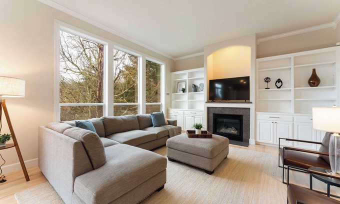 Northwest Portland House | 1st Floor BR|Garage&Street Parking|Dedicated Workspace|Spacious Backyard #42048